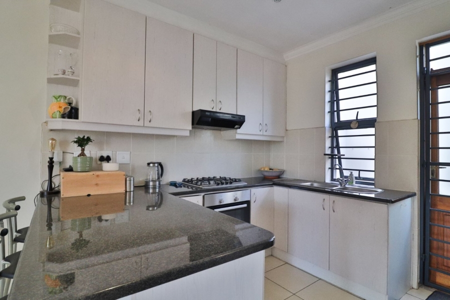 To Let 2 Bedroom Property for Rent in Royal Ascot Western Cape